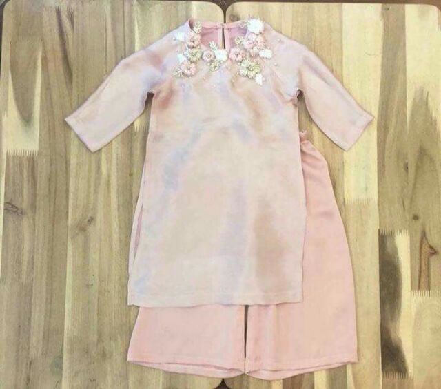 Áo dài nguyên bộ kèm mấn) đội cho bé gái