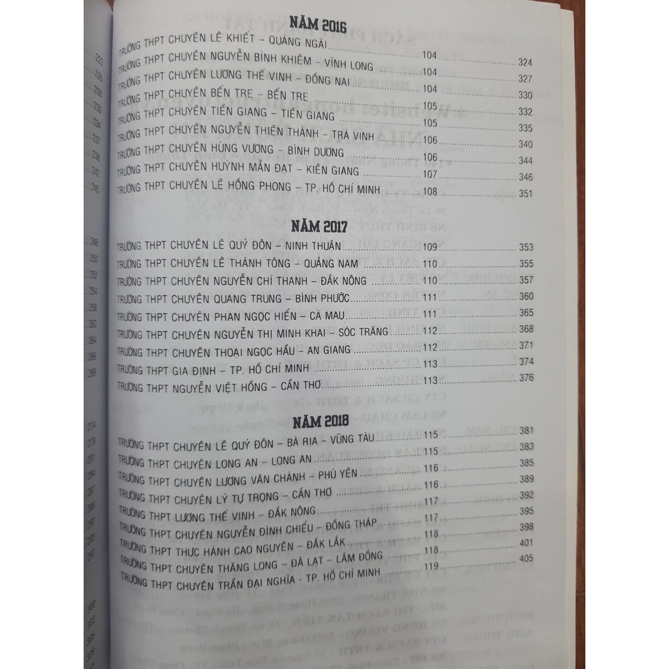 Sách - Tuyển tập 25 năm đề thi OLYMPIC 30 tháng 4 Ngữ Văn 11