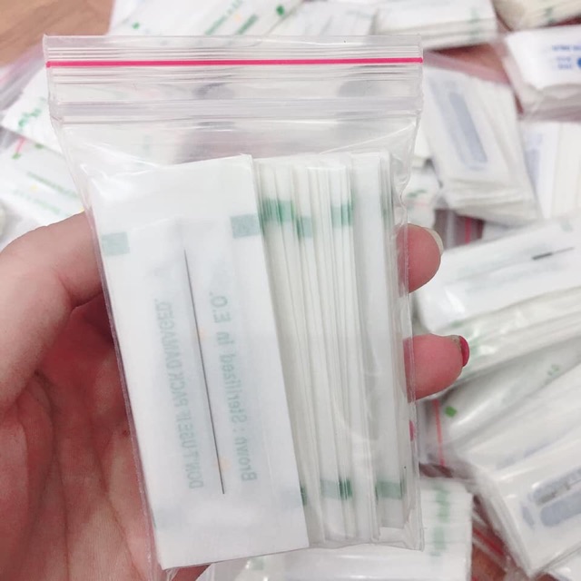 Kim 1 máy phun xăm thẩm mỹ