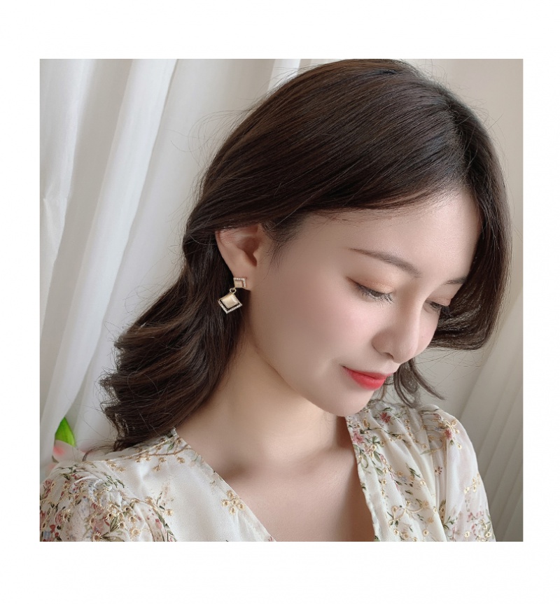 Hoa tai dáng dài thời trang phong cách Hàn Quốc cho nữ