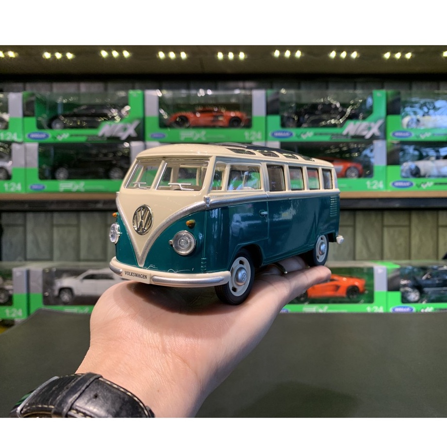 Mô hình xe Wolkswagen T1 Bus (1963) tỉ lệ 1:24 của hãng MZ