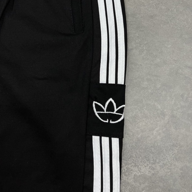 Quần Short Nam Logo 3 Lá Unisex Dành Cho Nam Với Vải Umi Hàn Chống Nhăn,