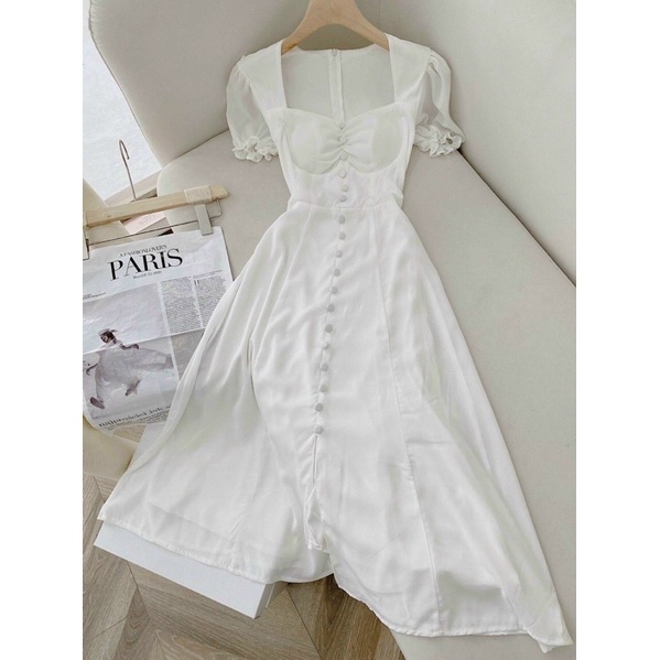 Đầm trắng nút bọc