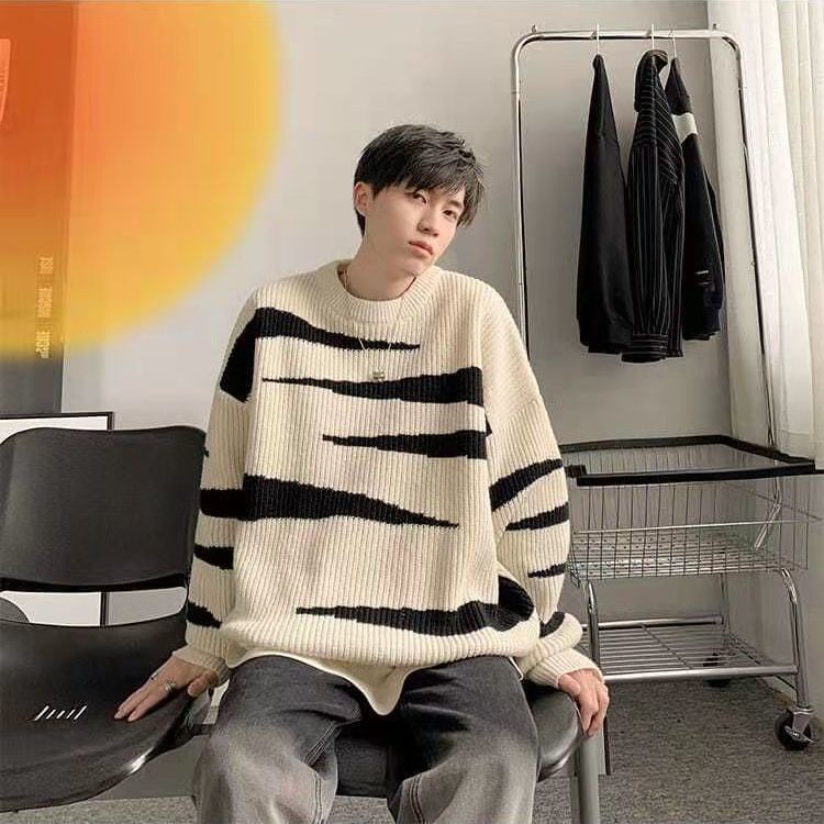 Áo sweater dệt kim dáng rộng họa tiết sọc vằn phong cách mùa đông thời trang cho nam