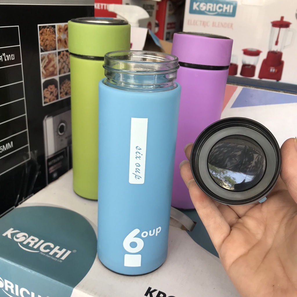 Bình nước thủy tinh vỏ nhựa cực xinh, năp xoáy có gioăng chống tràn 350ml