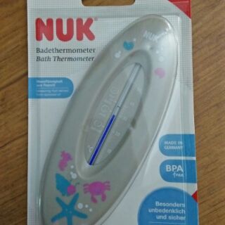 Đo nhiệt độ nước tắm Nuk
