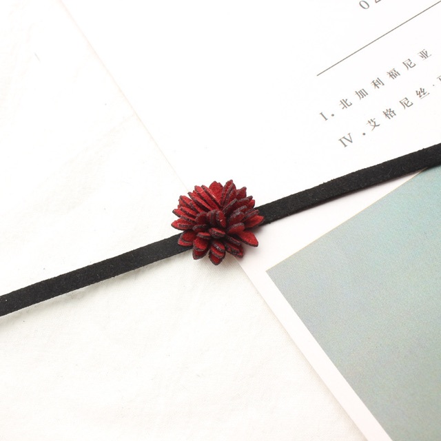 Choker đính hoa xinh iu cho cô nàng tiểu thư