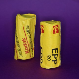 Film chụp ảnh 120 outdate Kodak Ektachrome EPP 120 (giá tiền 1 cuộn)