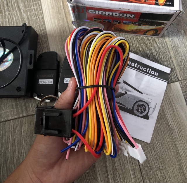 Sản phẩm gia đình làm: Phụ tùng ô tô/ combo 10 bộ khiển cửa VO3TR/G6090-12V