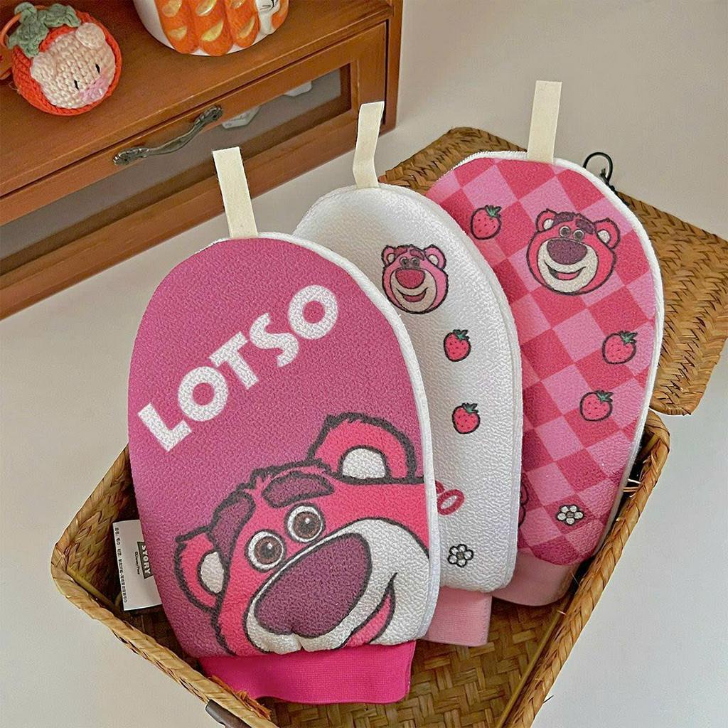 Găng Tay Tắm Matxa Cơ Thể Gấu Dâu Hồng Lotso Siêu Bền Tiện Dụng A.be