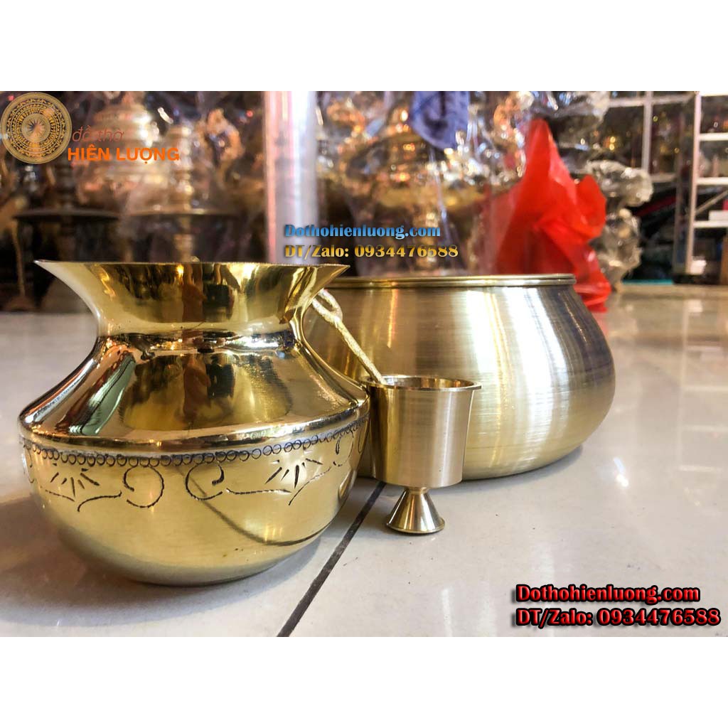 Bộ Dụng Cụ Ăn Trầu Bằng Đồng Thau Gồm Cối Giã Trầu, Ống Đựng Bã Trầu, Cơi Đựng Trầu Vàng Trơn Đường Kính 15cm