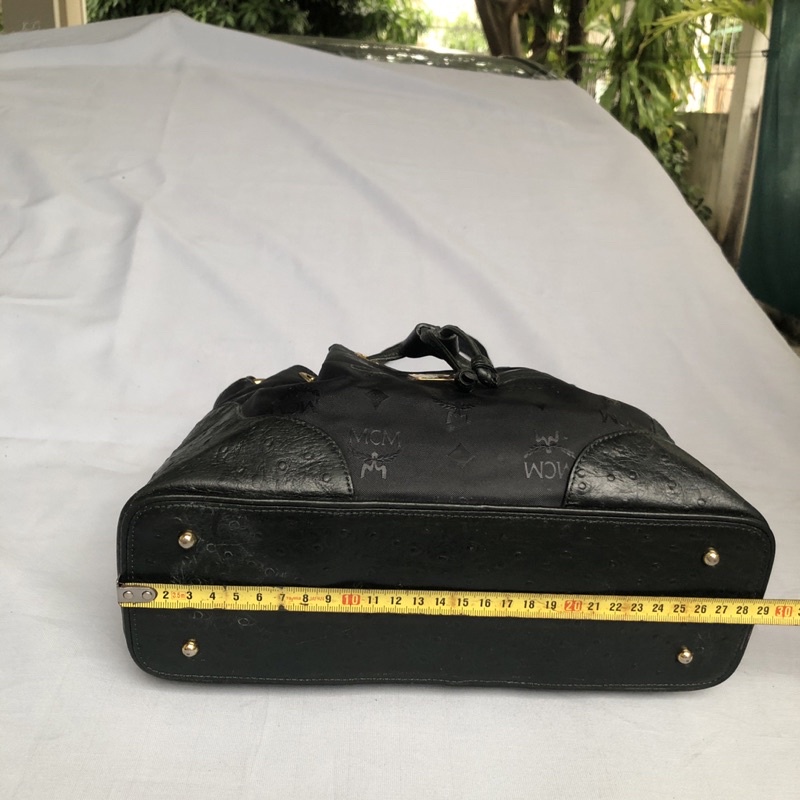 Túi chuẩn si. Túi qua sử dụng. Khách vui lòng xem hình nếu muốn biết thêm thông tin sản phẩm mời khách vô chat. Thanks .