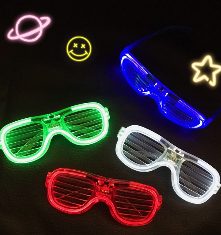 Mắt kính có đèn Led phát sáng độc đáo