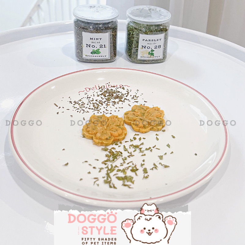 Treat Bánh Thưởng Cho Chó Bánh Gà Và Rau Sấy Khô DOGGO Homemade Hỗ Trợ Tiêu Hóa Và Hôi Miệng Không Chất Bảo Quản 50G