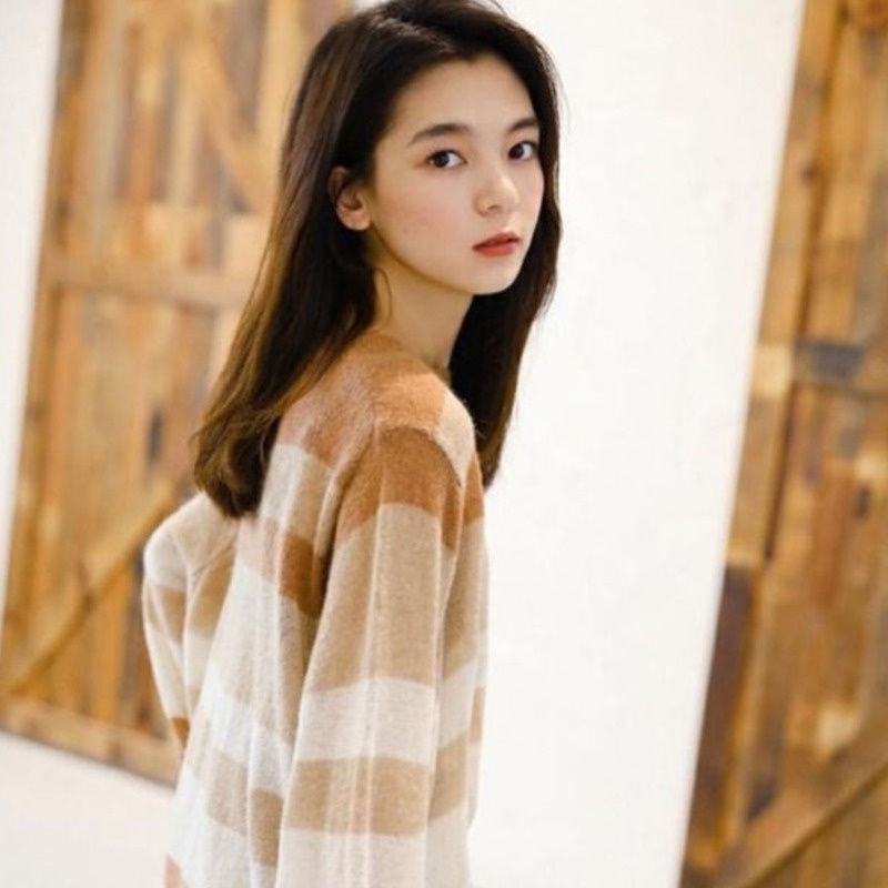 Áo Sweater Tay Dài Cổ Tròn Họa Tiết Kẻ Sọc Phong Cách Hàn Quốc