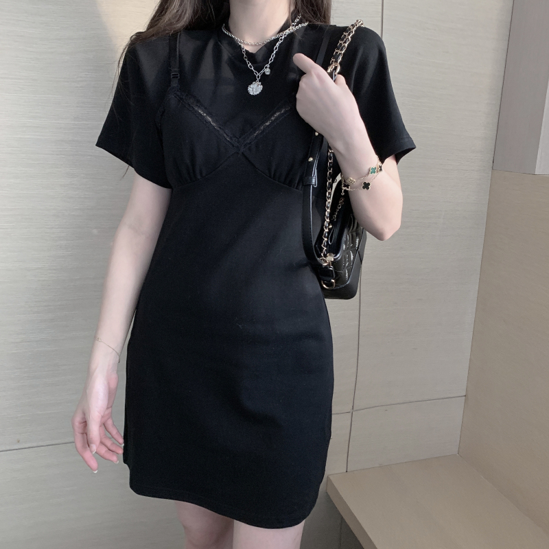 Đầm Tay Ngắn Phối Ren Hoa Thiết Kế Hở Lưng Quyến Rũ