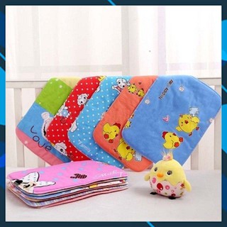 Tấm lót mông chống thấm cho bé