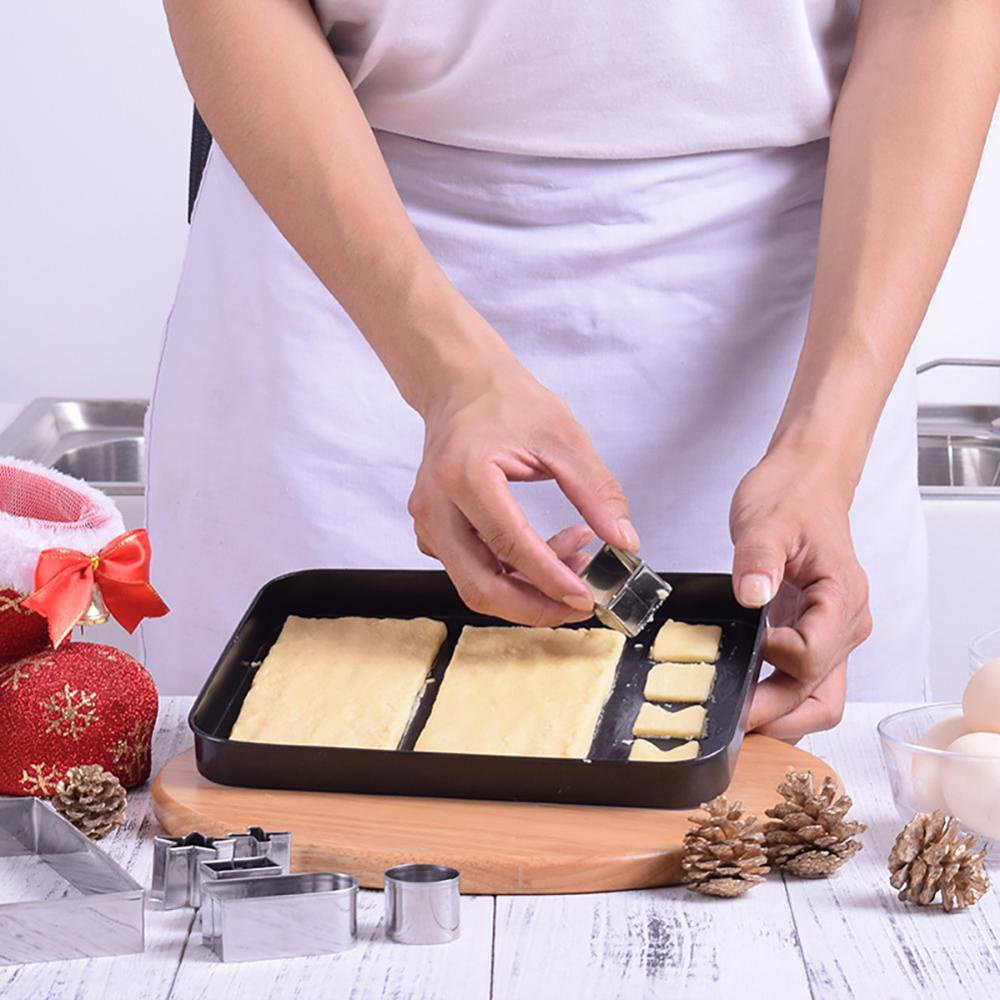 Set 10 Khuôn Làm Bánh Quy Mini Bằng Thép Không Gỉ Hình Ngôi Nhà 3D F5J2
