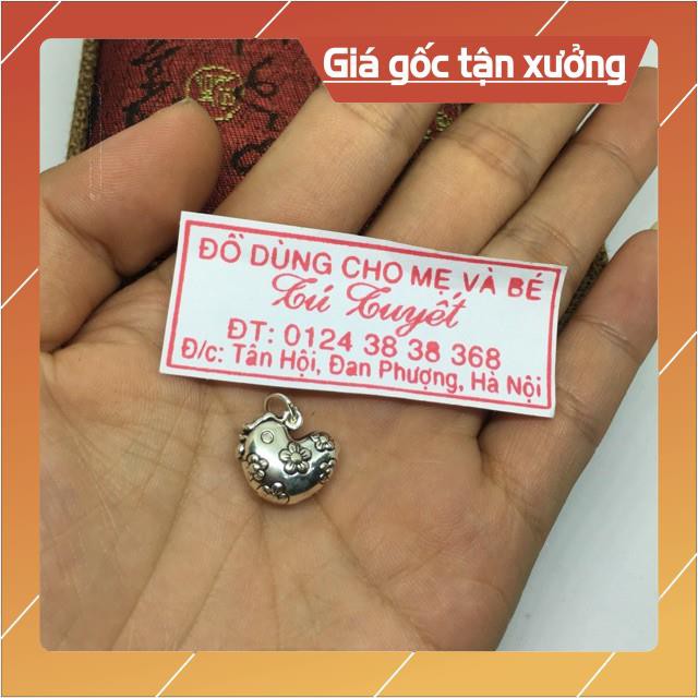 Sỉ con gà giáp bạc