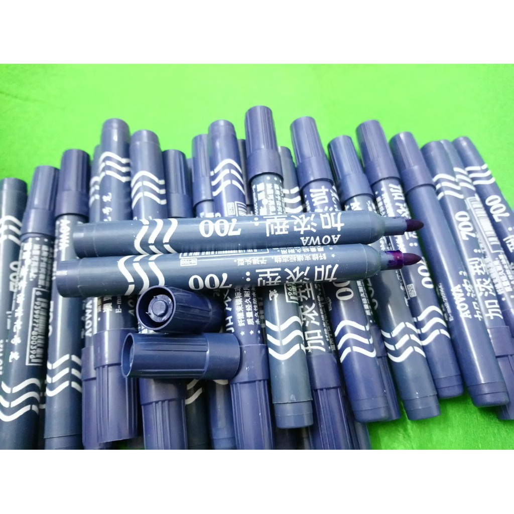 combo 30 cây bút lông ghi hàng màu xanh dương . giá 110k 30 cây . màu đậm. mực nhiều xài lâu hết. giá siêu rẻ
