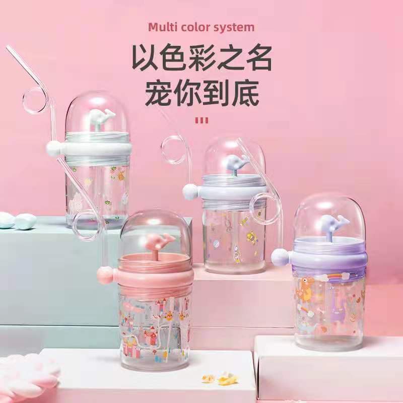 Cốc nước có ống hút tiện dụng cho trẻ tập uống nước