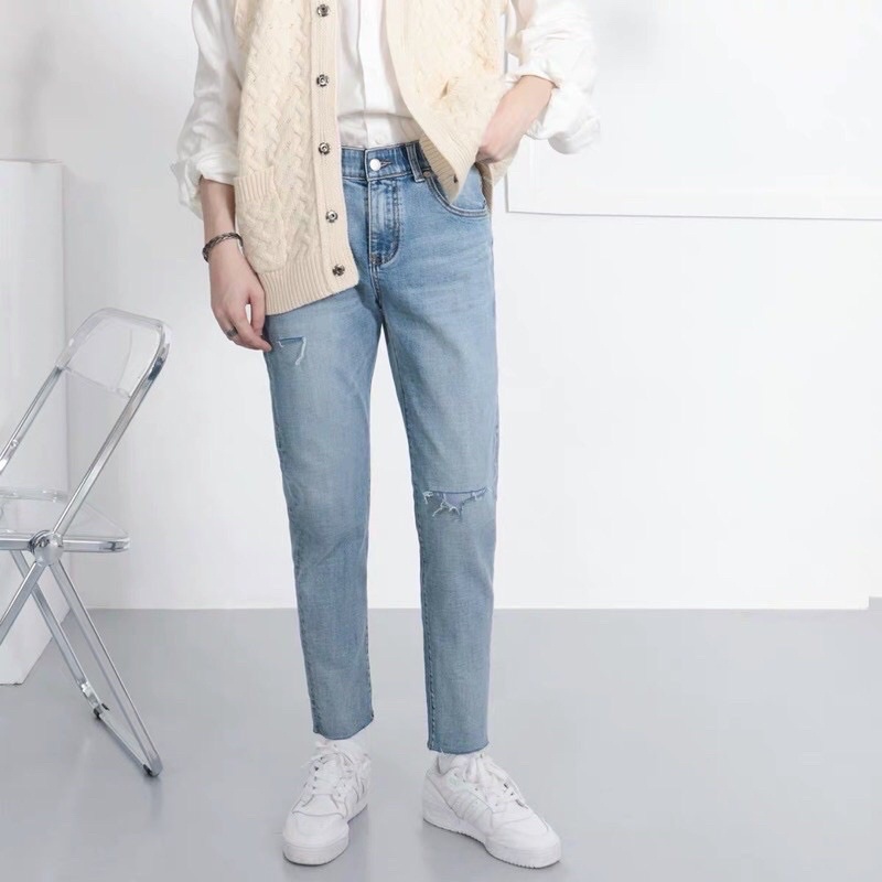 Quần Jean Nam Rách Gối Trái Màu Xanh Không Phai Màu Chất Bò Denim Co Dãn Nhẹ mẫu 895