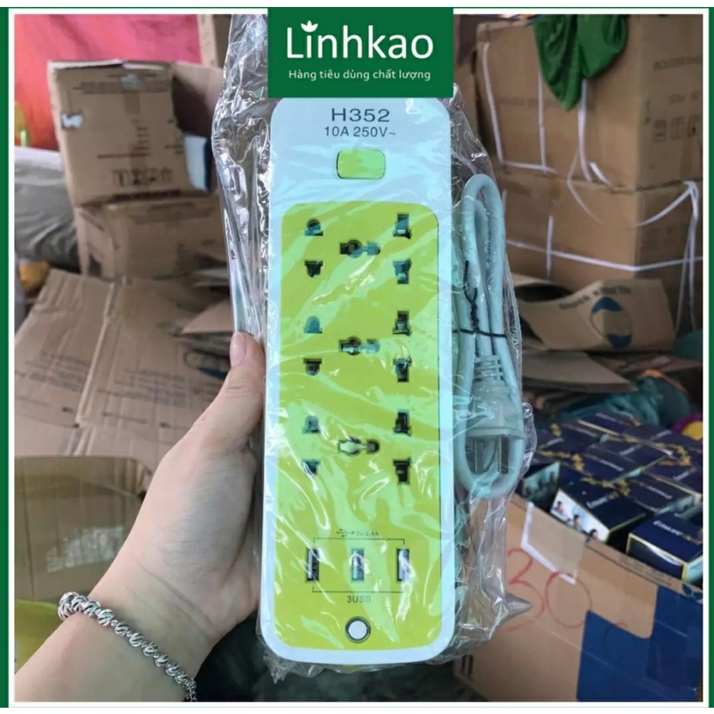 Ổ cắm điện đa năng xanh lá có 3 cổng USB