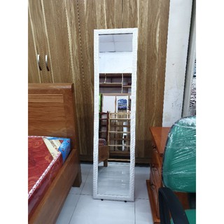 Gương soi toàn thân