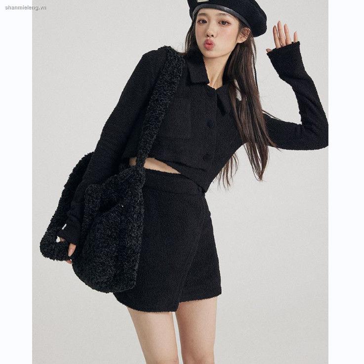 Bộ áo sơ mi vải bông và chân váy lưng cao hợp thời trang mùa đông 2021