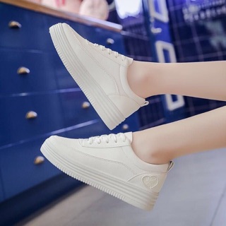Giầy thể thao độn gót