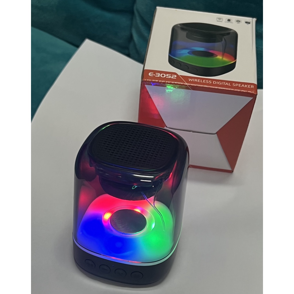 Loa Bluetooth Mini E3052 Có Đèn Led RGB Siêu Đẹp- Loa Trong Suốt- Bảo Hành 12 Tháng