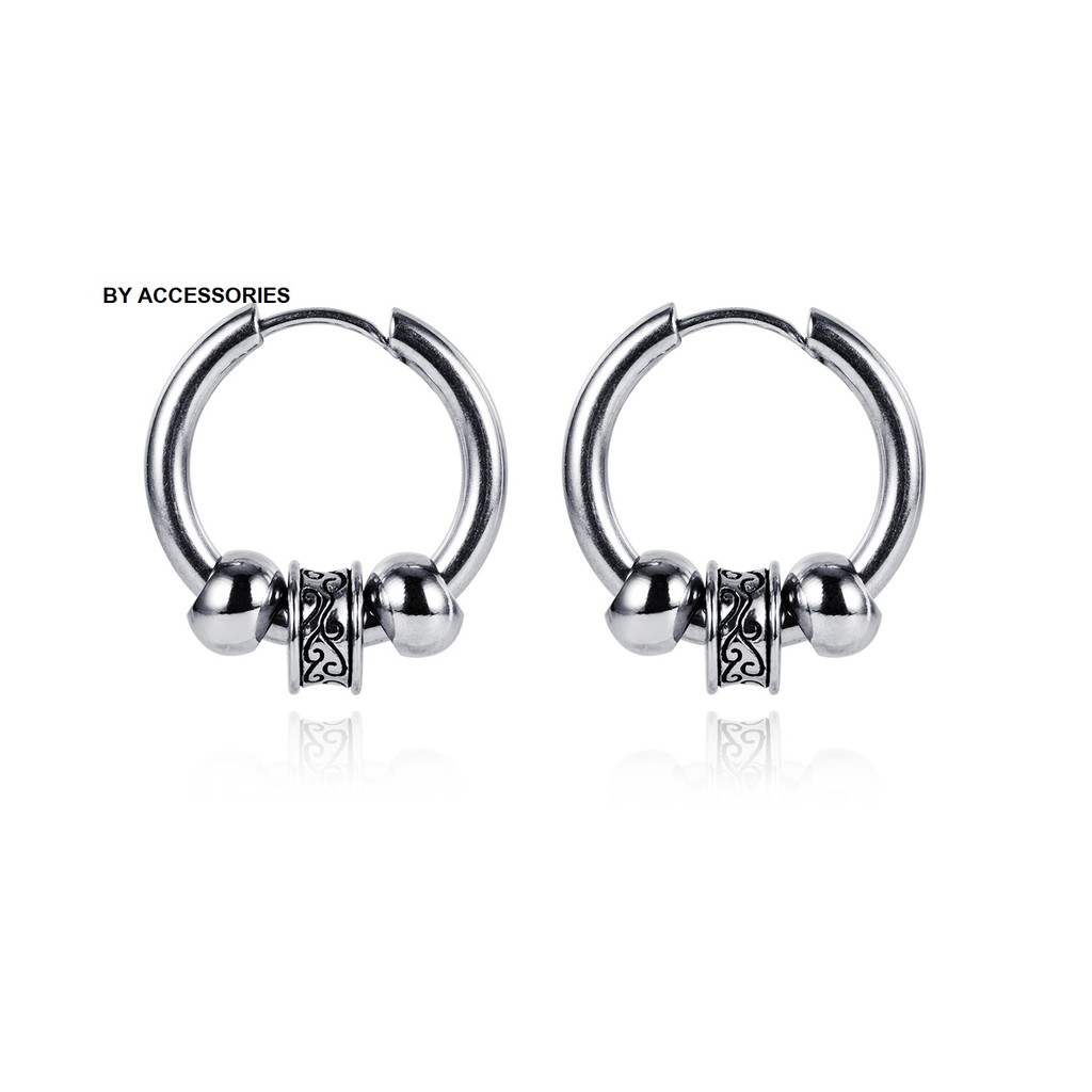 Bông tai titan tròn phối 3 charm bi tròn và trụ chạm hoa văn không gỉ