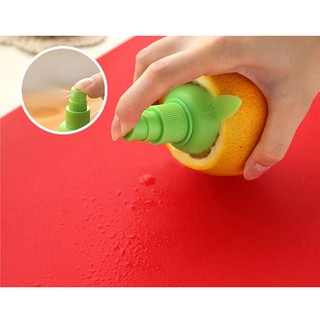 Dụng cụ chiết nước cốt chanh dạng xịt