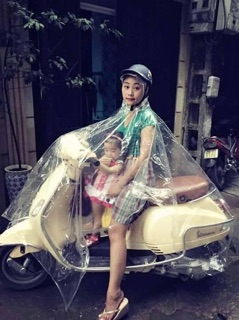 Áo mưa trong suốt có che mặt