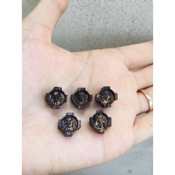 Charm Thánh Giá Chúa Giesu Trầm Hương Sánh Chìm