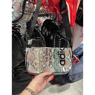 Túi đeo chéo nữ chính hãng Adidas
