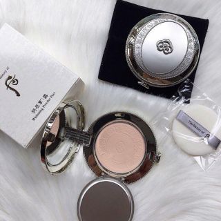 Phấn phủ dưỡng trắng và chống nắng đông y Hoàng cung