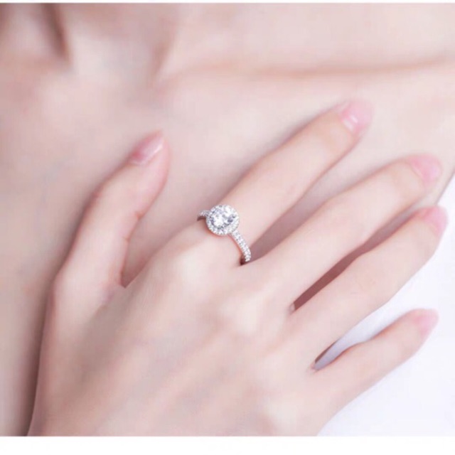 Nhẫn đá cao bạc nmj đính đá nhỏ quanh đá chủ 6ly
