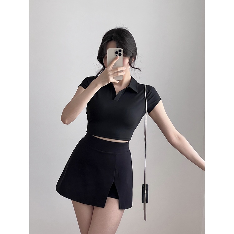 Áo croptop có cổ Boniface Áo polo croptop nữ ngắn tay hai màu đen và trắng