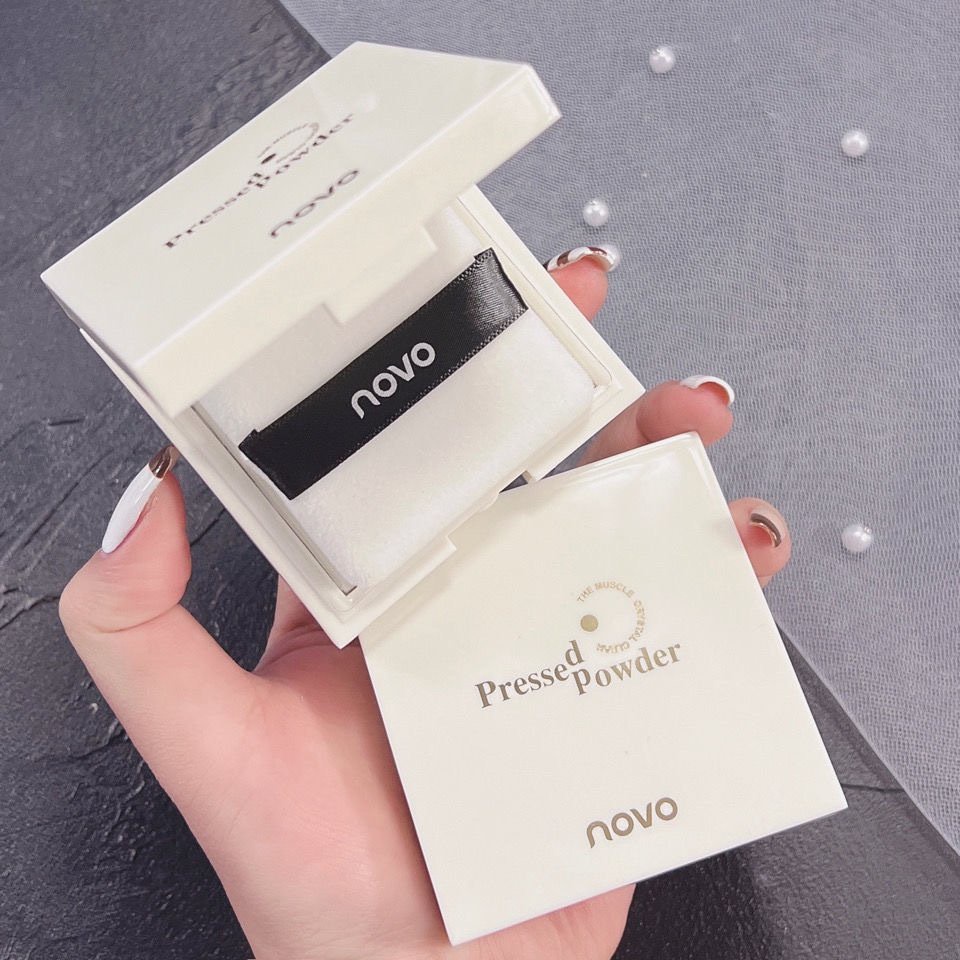 Phấn Phủ Nén Kiềm Dầu Lâu Trôi NOVO Feathery Silk In Mist 5545