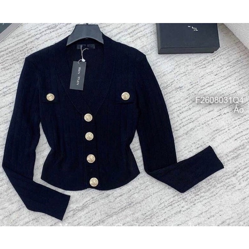 Áo len cổ V dài tay 4 nút đắp hai nắp túi TT2608