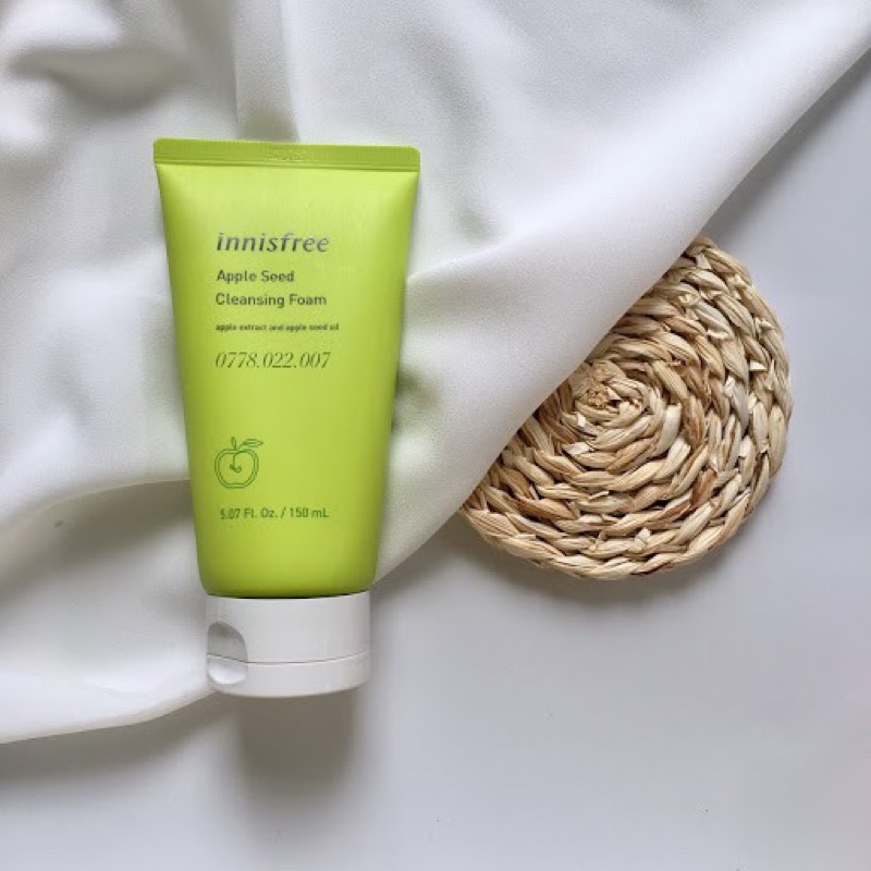 Sữa Rửa Mặt Táo Xanh Innisfree Apple Seed Cleansing Foam ( mẫu mới 2020)