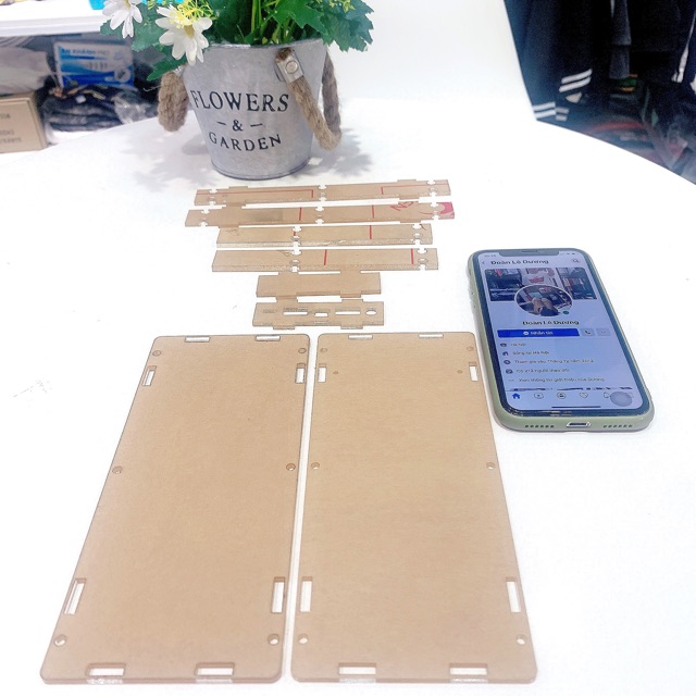 Box sạc dự phòng mica 4,6,8,12,16 cell trong suốt.