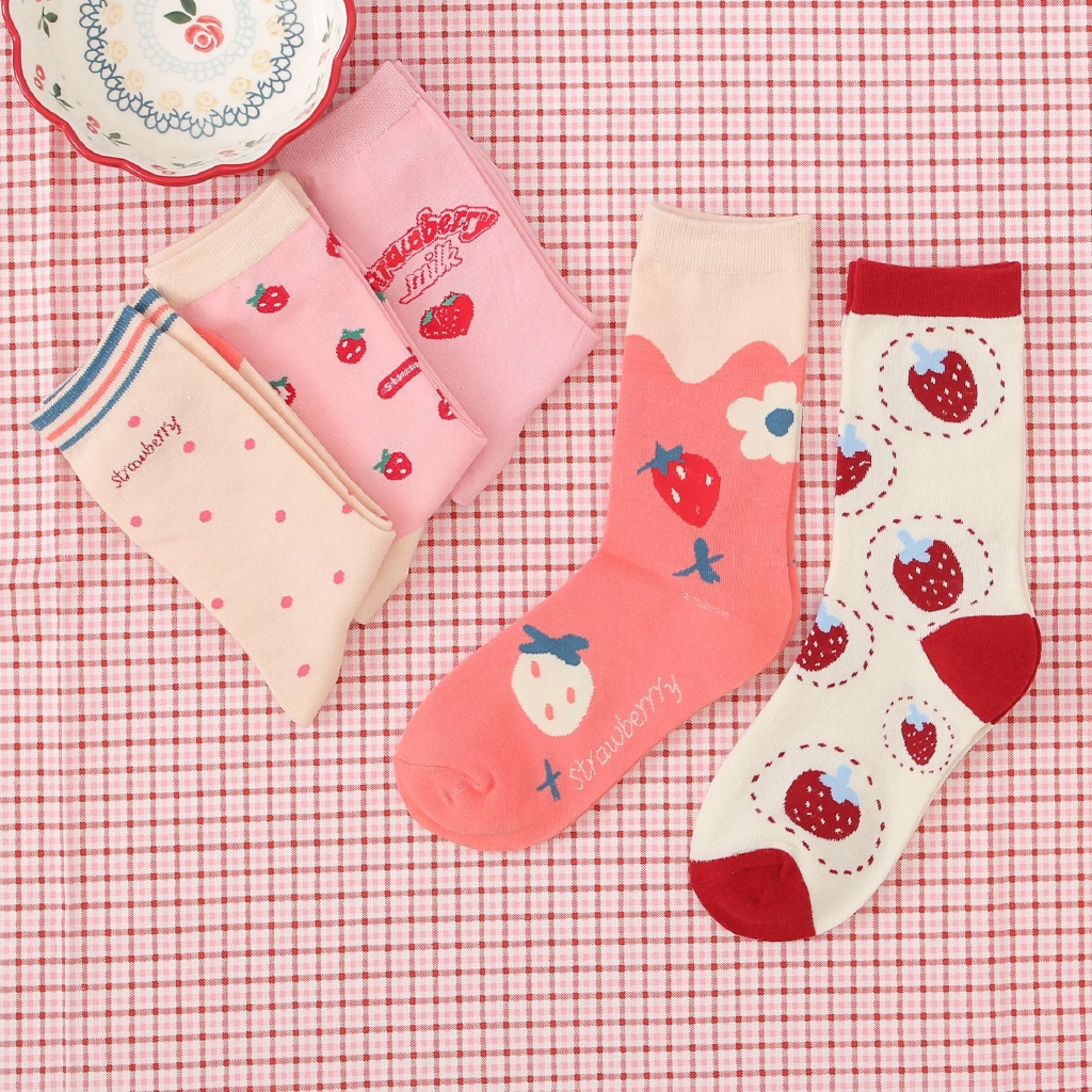 Vớ cotton cổ cao tới giữa bắp chân mềm mại linh hoạt họa tiết dâu tây phong cách Nhật Bản harajuku xinh xắn dành cho nữ
