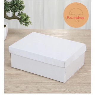 Chiếc hộp giày mới tinh( vừa với giày đặt kèm deal soc)