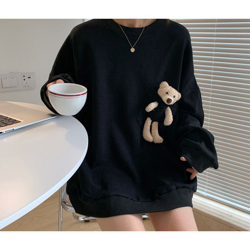 Áo Sweater Vải Cotton Mỏng Dáng Rộng Cổ Tròn Phối Túi In Hình Gấu Đáng Yêu