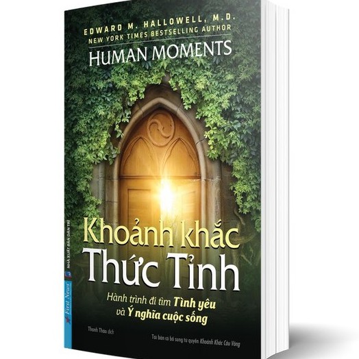 Sách - Khoảnh khắc thức tỉnh (Hành trình đi tìm tình yêu và ý nghĩa cuộc sống) - FirstNews Tặng Kèm Boomark