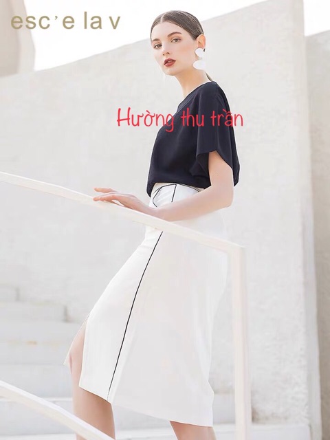 Chân váy công sở dáng suông sẻ trước có túi trẻ trung | BigBuy360 - bigbuy360.vn