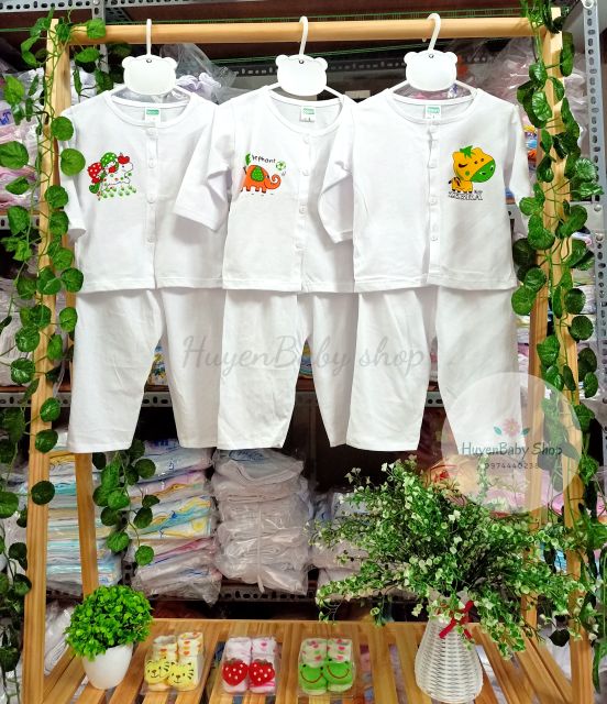 Bộ quần áo sơ sinh dài tay màu trắng Bosini, cúc giữa cho bé từ sơ sinh đến 11kg