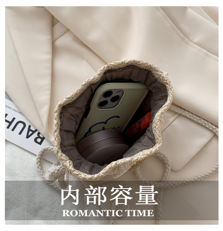 Túi cói đeo chéo kiểu dáng đơn giản dễ phối đồ cho nữ